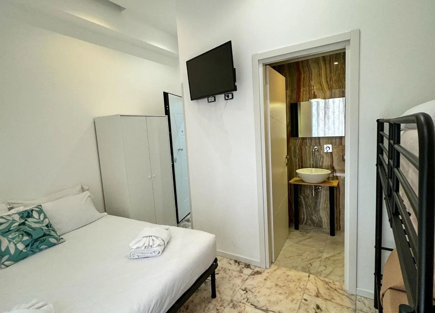 Barone House Hotel Rome 0*,  Italy